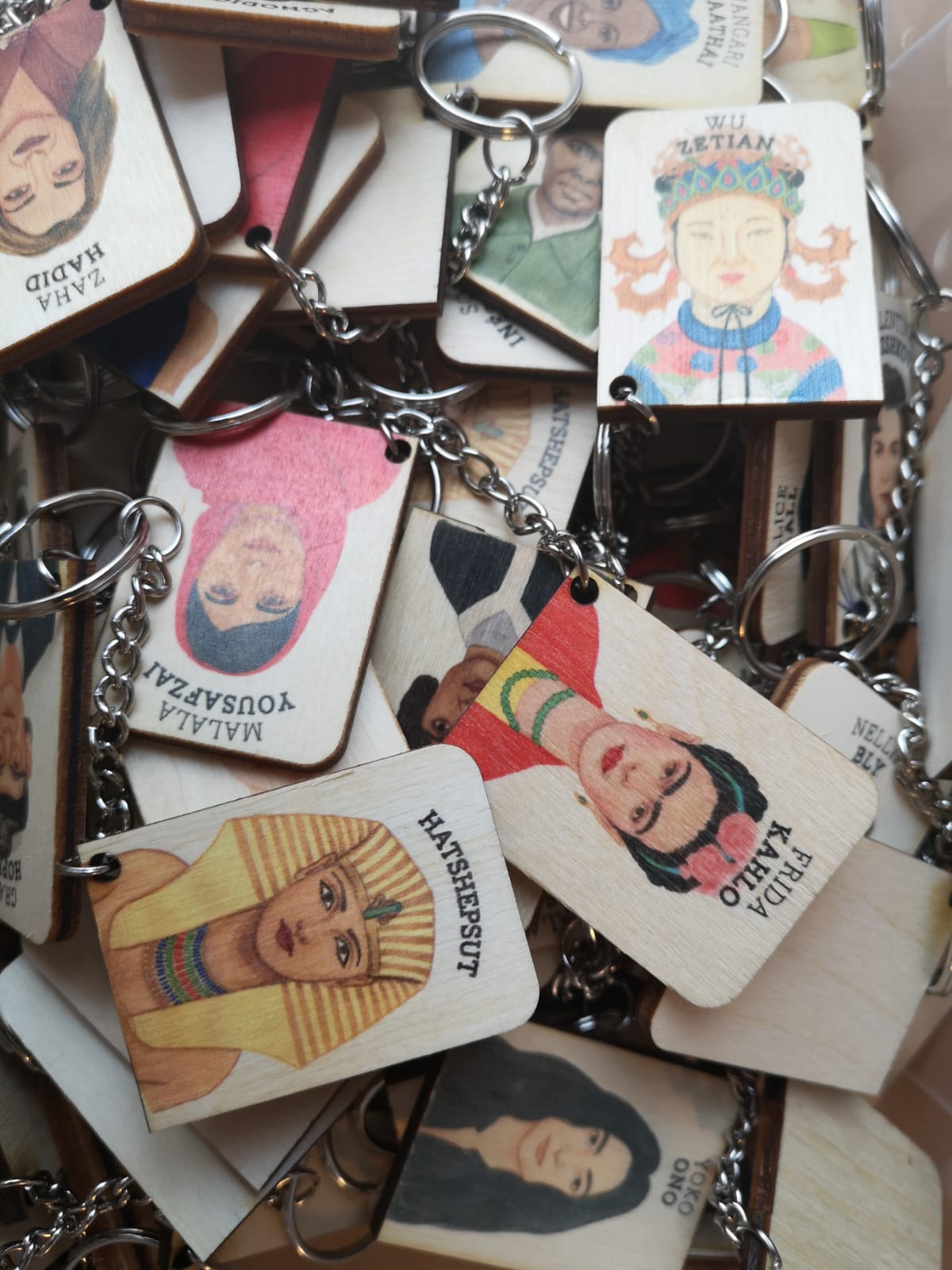 WHO'S SHE? empowering key-chain