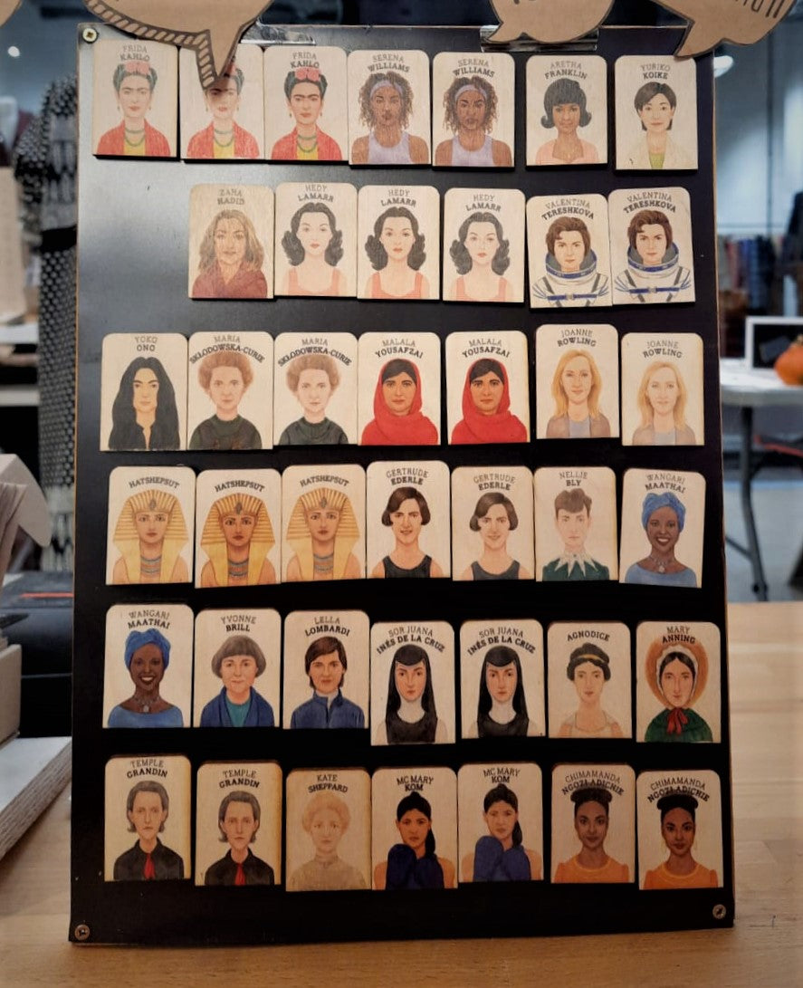 ¿QUIEN ES ELLA? imán de madera