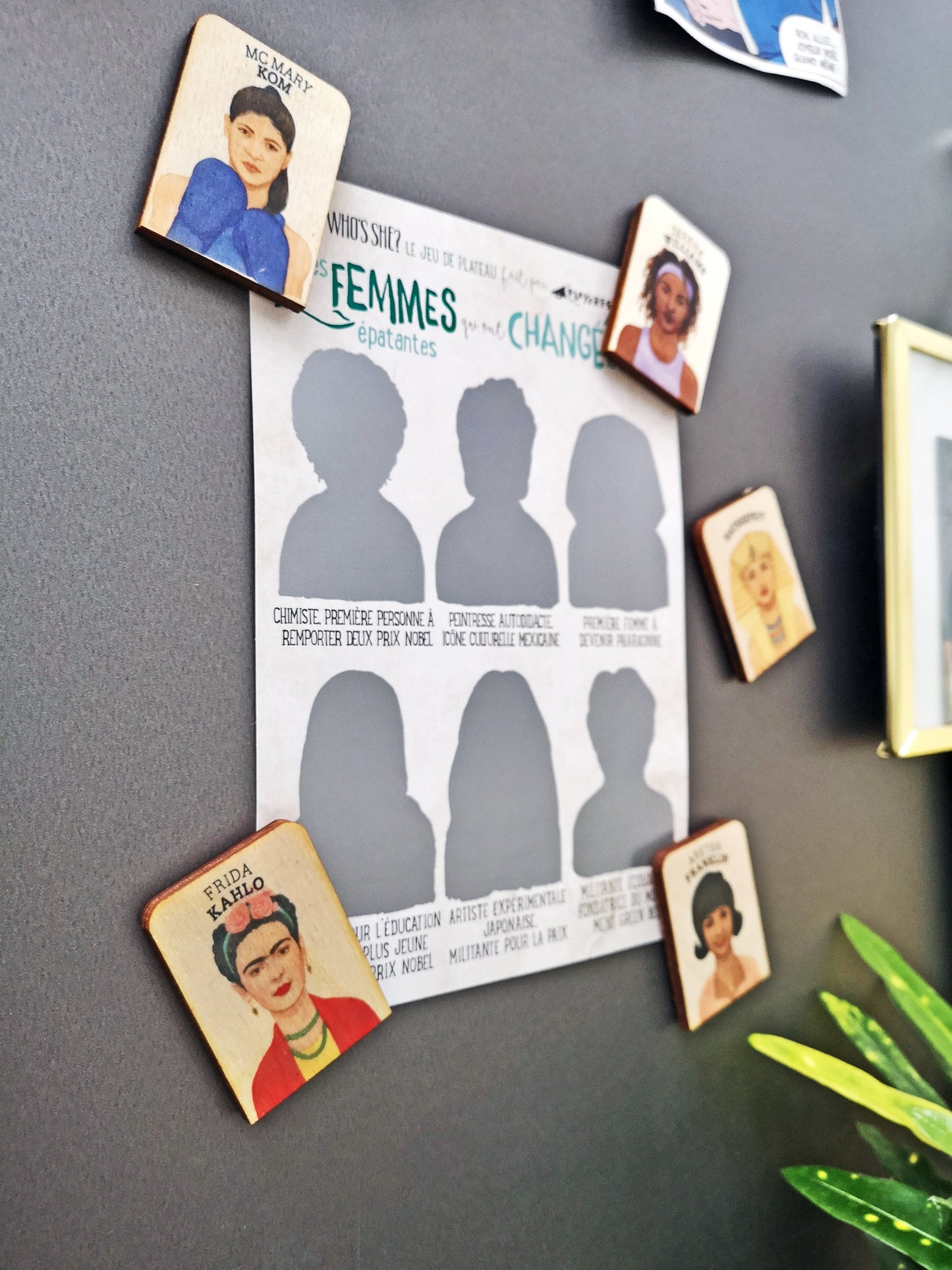 ¿QUIEN ES ELLA? imán de madera